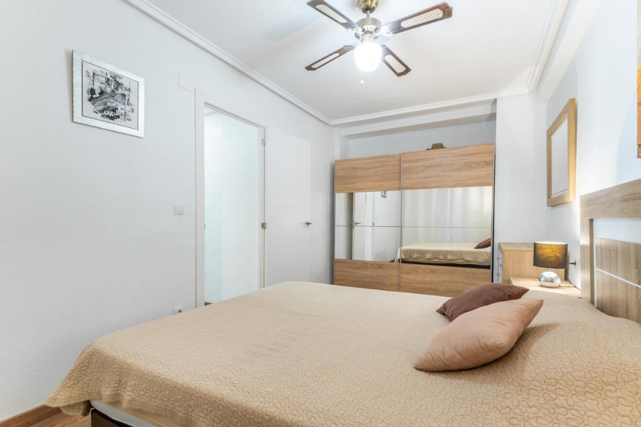 Appartamento Apartamento Moderno En La Playa Torrevieja Esterno foto