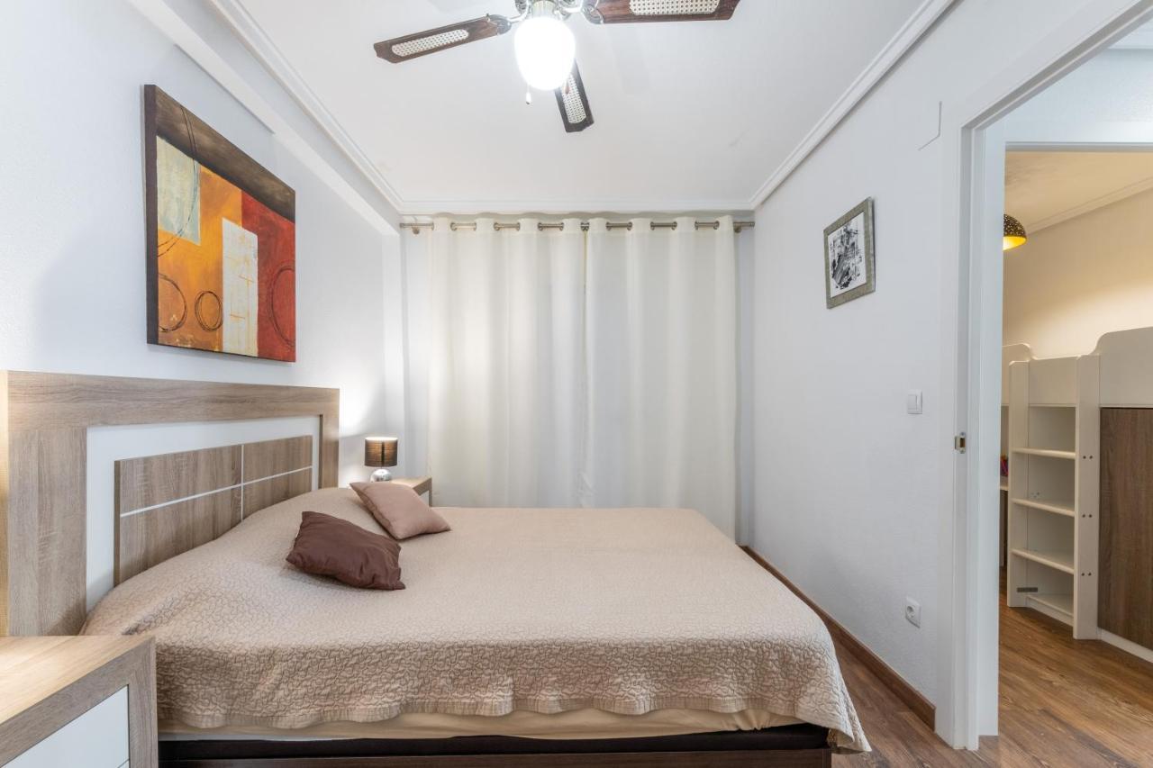 Appartamento Apartamento Moderno En La Playa Torrevieja Esterno foto